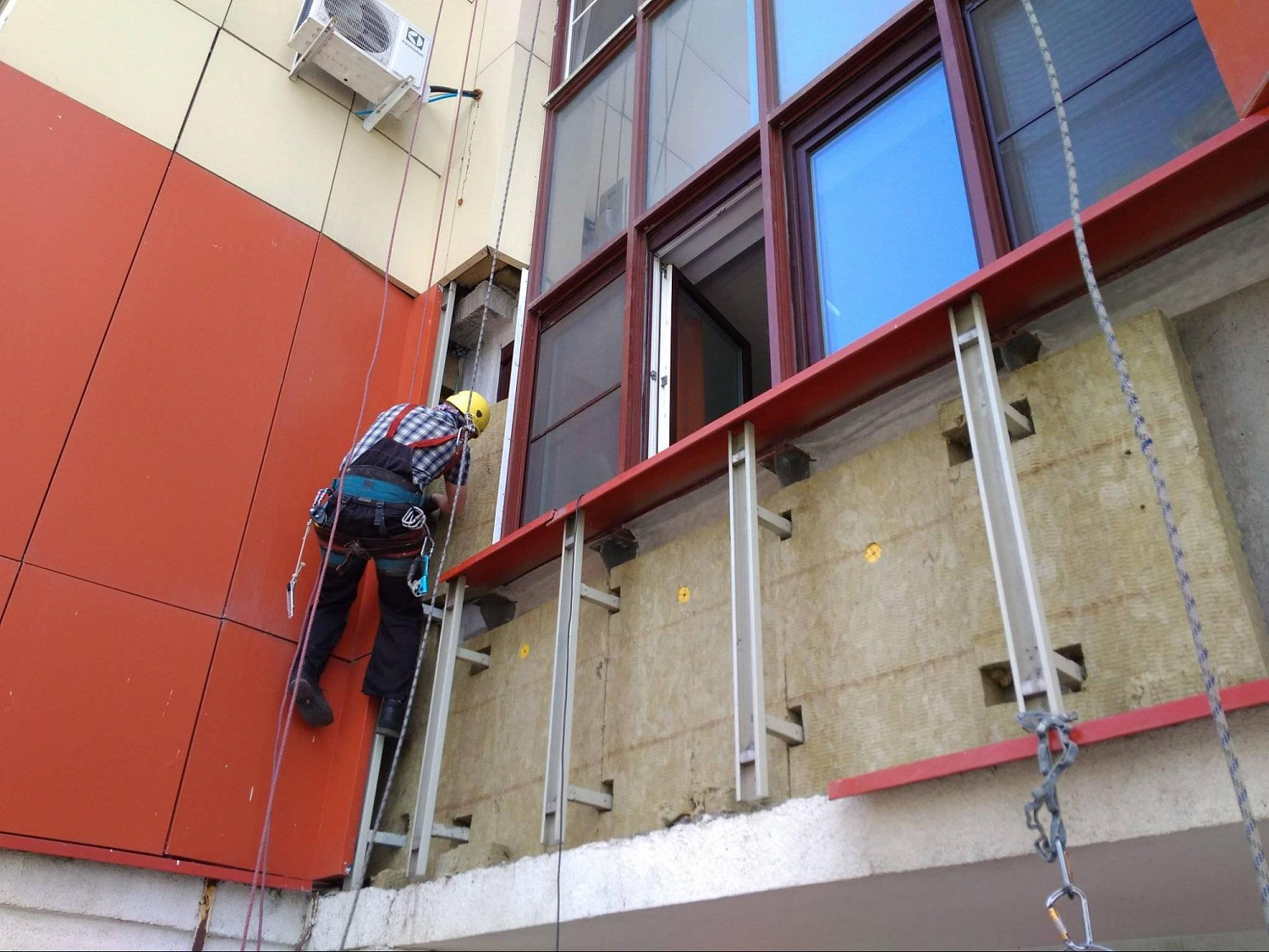 Ремонт вентилируемого фасада